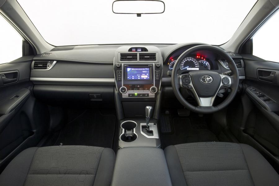  Toyota Camry RZ 2014 года  (фото 3 из 3)